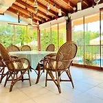 Centrally Located Very Large W Pool Jakuz And Car Park Willa *