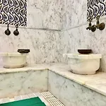 Centrally Located Very Large W Pool Jakuz And Car Park Villa Fethiye