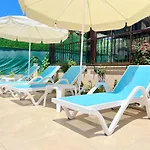 Villa Centrally Located Very Large W Pool Jakuz And Car Park *