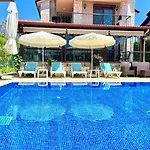 Villa Centrally Located Very Large W Pool Jakuz And Car Park