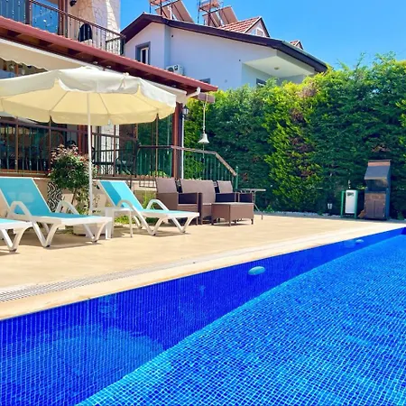 Willa Centrally Located Very Large W Pool Jakuz And Car Park Fethiye