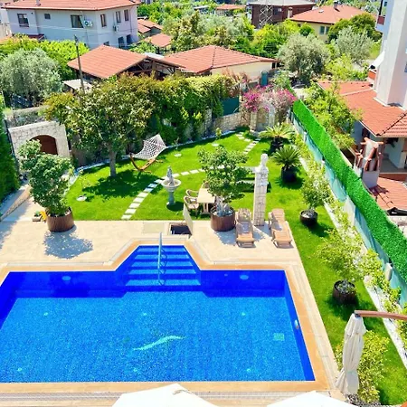 Willa Centrally Located Very Large W Pool Jakuz And Car Park Fethiye