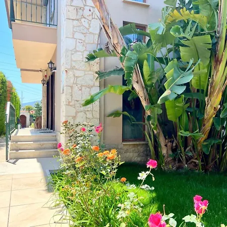 Centrally Located Very Large W Pool Jakuz And Car Park Willa Fethiye