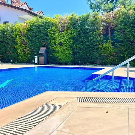 Willa Centrally Located Very Large W Pool Jakuz And Car Park Fethiye