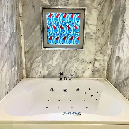 Willa Centrally Located Very Large W Pool Jakuz And Car Park *